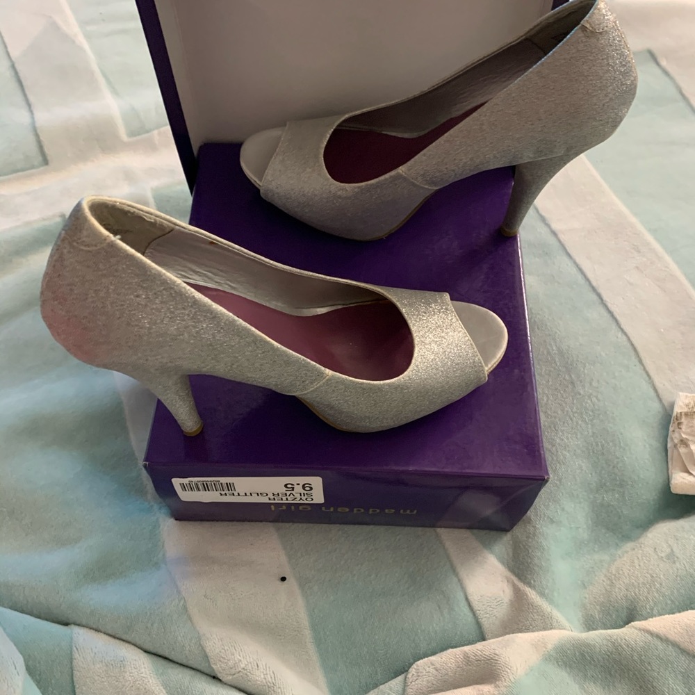 SOLD BNIB Madden Girl OYZTER Platforms size 9.5